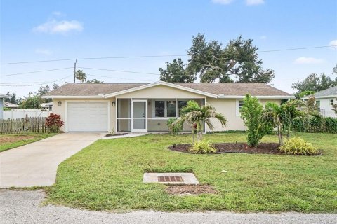 House in Venice, Florida 2 bedrooms, 111.76 sq.m. № 2350186 - photo 2
