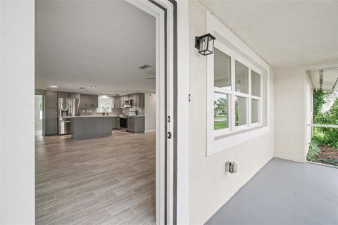 House in Venice, Florida 2 bedrooms, 111.76 sq.m. № 2350186 - photo 8