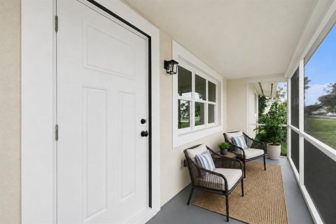 House in Venice, Florida 2 bedrooms, 111.76 sq.m. № 2350186 - photo 5
