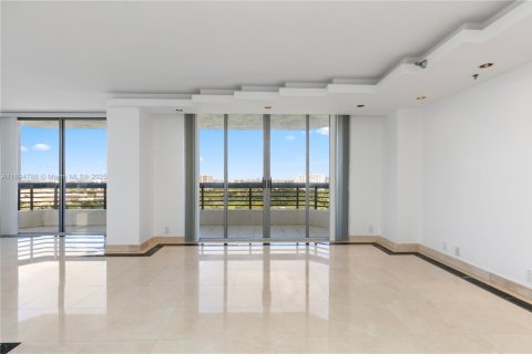 Купить кондоминиум в Авентура, Флорида 2 спальни, 126.44м2, № 1947192 - фото 10