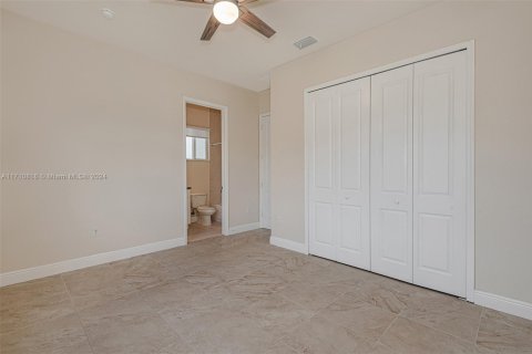 House in Palmetto Bay, Florida 4 bedrooms, 209.4 sq.m. № 1463101 - photo 25