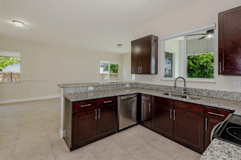 House in Palmetto Bay, Florida 4 bedrooms, 209.4 sq.m. № 1463101 - photo 5