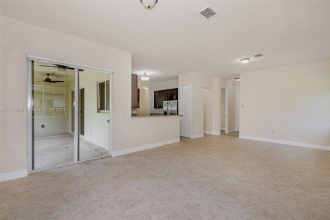 House in Palmetto Bay, Florida 4 bedrooms, 209.4 sq.m. № 1463101 - photo 11