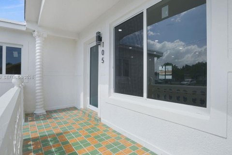 House in Miami Gardens, Florida 4 bedrooms, 188.68 sq.m. № 2030517 - photo 24
