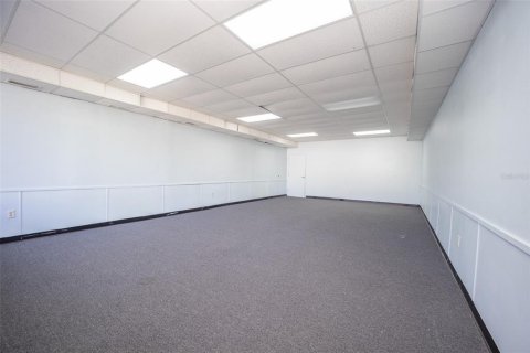 Immobilier commercial à louer à Eustis, Floride: 1522.58 m2 № 1531256 - photo 16