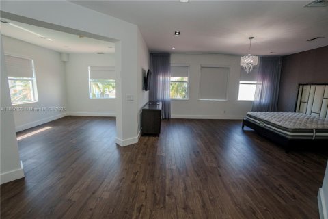Casa en venta en Hollywood, Florida, 5 dormitorios, 400.87 m2 № 1890434 - foto 23