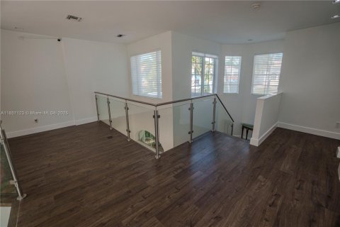 Casa en venta en Hollywood, Florida, 5 dormitorios, 400.87 m2 № 1890434 - foto 21