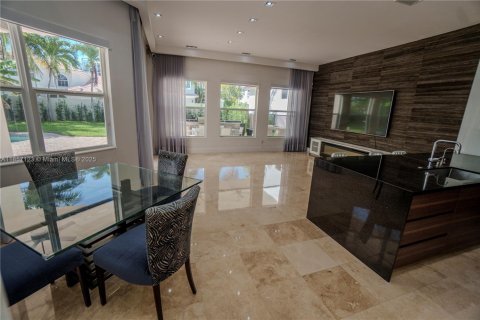 Casa en venta en Hollywood, Florida, 5 dormitorios, 400.87 m2 № 1890434 - foto 12