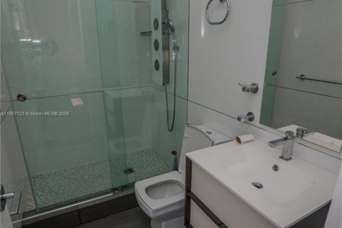 Casa en venta en Hollywood, Florida, 5 dormitorios, 400.87 m2 № 1890434 - foto 20