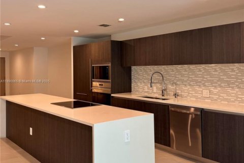 Condo in Bay Harbor Islands, Florida, 3 bedrooms  № 1945180 - photo 3
