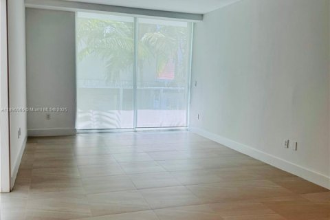 Condo in Bay Harbor Islands, Florida, 3 bedrooms  № 1945180 - photo 6