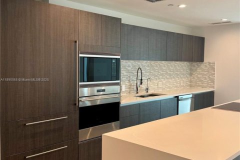 Condo in Bay Harbor Islands, Florida, 3 bedrooms  № 1945180 - photo 4