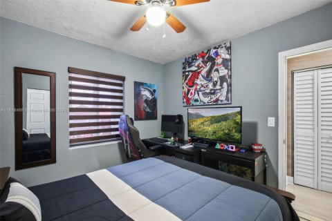 House in Miami, Florida 2 bedrooms, 86.96 sq.m. № 1896193 - photo 18