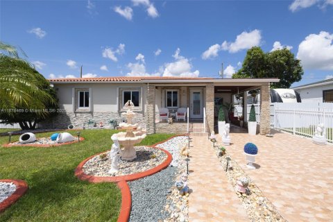 House in Miami, Florida 2 bedrooms, 86.96 sq.m. № 1896193 - photo 8