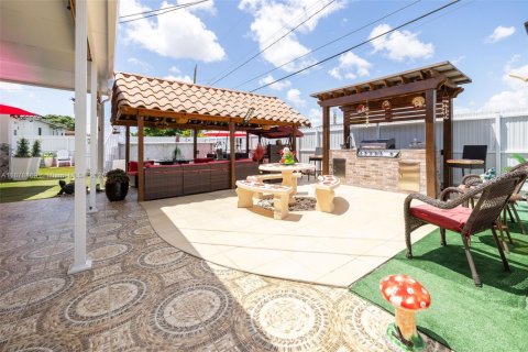 House in Miami, Florida 2 bedrooms, 86.96 sq.m. № 1896193 - photo 24