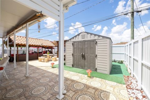 House in Miami, Florida 2 bedrooms, 86.96 sq.m. № 1896193 - photo 23