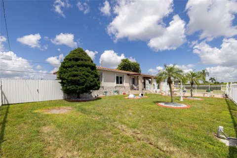 House in Miami, Florida 2 bedrooms, 86.96 sq.m. № 1896193 - photo 9