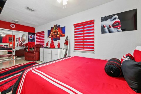 House in Miami, Florida 2 bedrooms, 86.96 sq.m. № 1896193 - photo 30