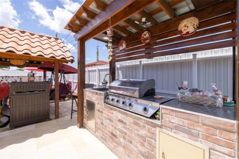 House in Miami, Florida 2 bedrooms, 86.96 sq.m. № 1896193 - photo 25