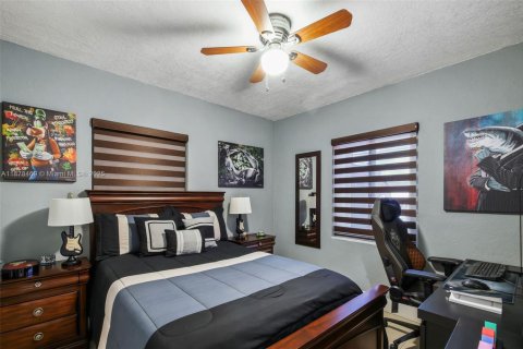 House in Miami, Florida 2 bedrooms, 86.96 sq.m. № 1896193 - photo 17