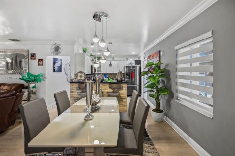 House in Miami, Florida 2 bedrooms, 86.96 sq.m. № 1896193 - photo 14