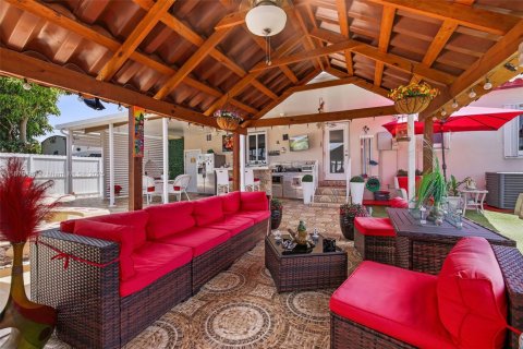 House in Miami, Florida 2 bedrooms, 86.96 sq.m. № 1896193 - photo 26