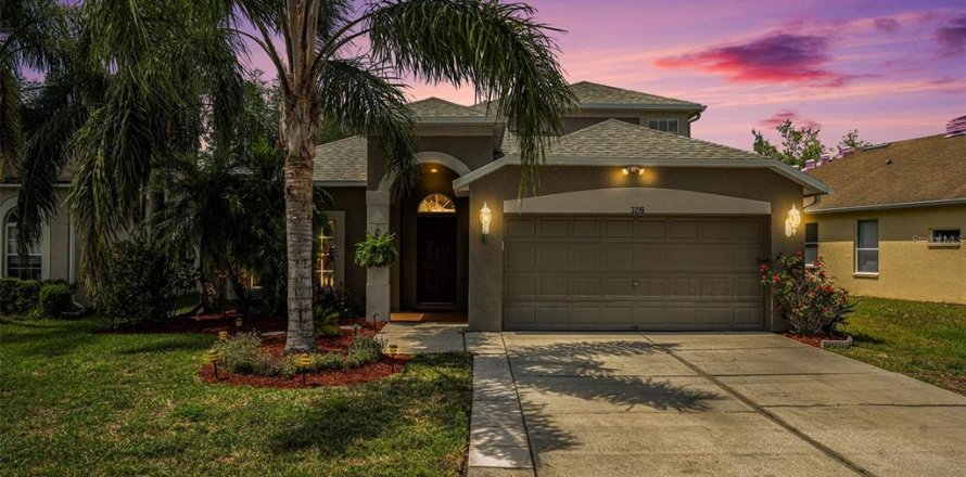 Casa en Land O' Lakes, Florida 5 dormitorios, 209.96 m2 № 2202427