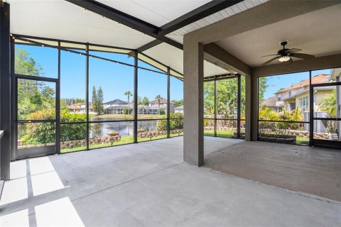 Casa en venta en Land O' Lakes, Florida, 5 dormitorios, 209.96 m2 № 2202427 - foto 4