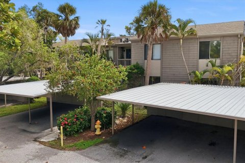 Condo in Sarasota, Florida, 3 bedrooms № 2398695 - photo 2