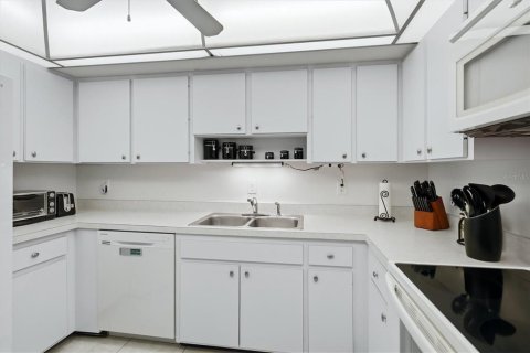 Condo in Sarasota, Florida, 3 bedrooms № 2398695 - photo 12