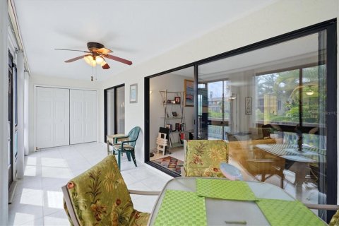 Condo in Sarasota, Florida, 3 bedrooms № 2398695 - photo 24