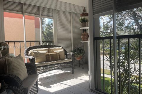 Condo in Weston, Florida, 2 bedrooms  № 2026856 - photo 29
