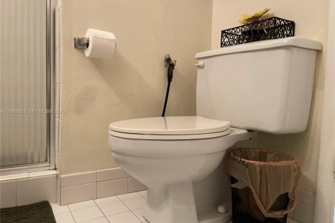 Condo in Weston, Florida, 2 bedrooms  № 2026856 - photo 26