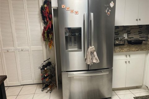 Condo in Weston, Florida, 2 bedrooms  № 2026856 - photo 7