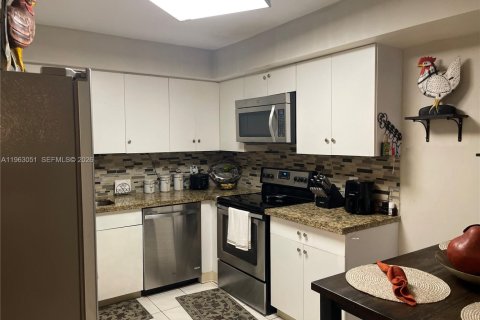 Condo in Weston, Florida, 2 bedrooms  № 2026856 - photo 5