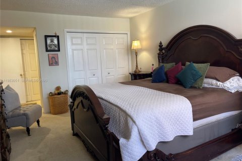 Condo in Weston, Florida, 2 bedrooms  № 2026856 - photo 15