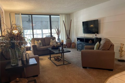 Condo in Weston, Florida, 2 bedrooms  № 2026856 - photo 8