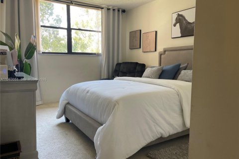 Condo in Weston, Florida, 2 bedrooms  № 2026856 - photo 20