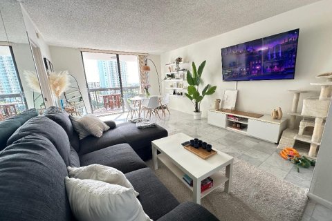 Condominio en alquiler en Miami, Florida, 1 dormitorio, 89.65 m2 № 1999989 - foto 13