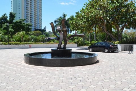 Condominio en alquiler en Miami, Florida, 1 dormitorio, 89.65 m2 № 1999989 - foto 3