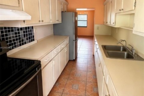 House in Miami, Florida 3 bedrooms, 167.22 sq.m. № 2067860