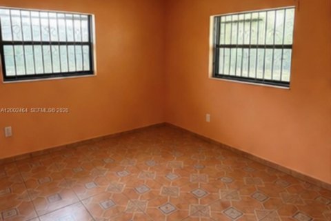 House in Miami, Florida 3 bedrooms, 167.22 sq.m. № 2067860 - photo 7