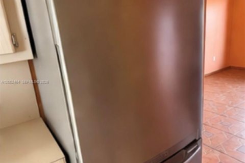 House in Miami, Florida 3 bedrooms, 167.22 sq.m. № 2067860 - photo 3