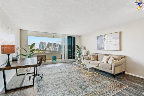 Condo in Fort Lauderdale, Florida, 1 bedroom  № 2018152 - photo 4
