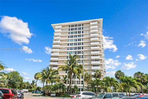 Condo in Fort Lauderdale, Florida, 1 bedroom  № 2018152 - photo 8