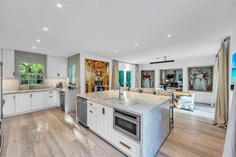 Villa ou maison à louer à Miami, Floride: 4 chambres, 376.25 m2 № 1987064 - photo 23