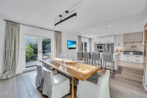 Villa ou maison à louer à Miami, Floride: 4 chambres, 376.25 m2 № 1987064 - photo 17