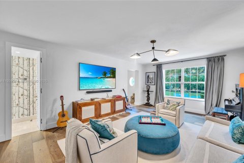 Villa ou maison à louer à Miami, Floride: 4 chambres, 376.25 m2 № 1987064 - photo 21