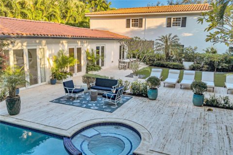 Villa ou maison à louer à Miami, Floride: 4 chambres, 376.25 m2 № 1987064 - photo 2