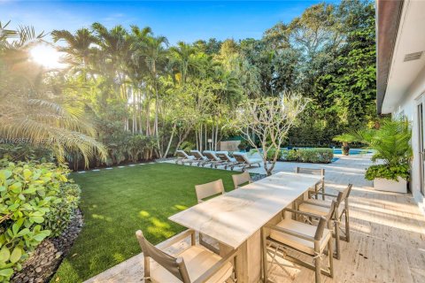 Villa ou maison à louer à Miami, Floride: 4 chambres, 376.25 m2 № 1987064 - photo 13